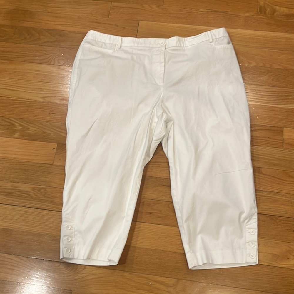 Talbots white perfect skimmer pants size 22W.